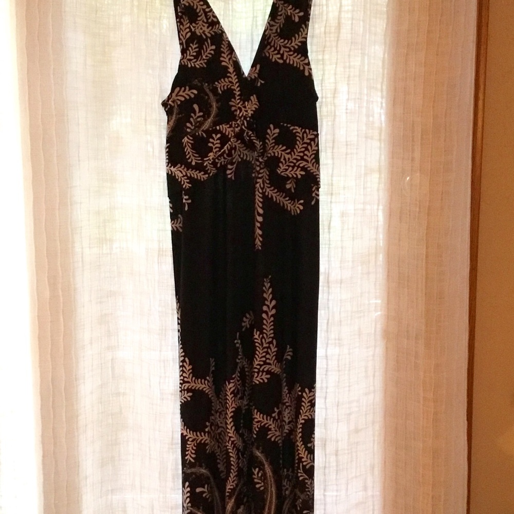 Back and white maxi dress